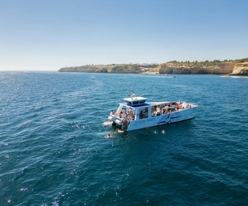 Vilamoura: Benagil Cave Quest Boat Tour