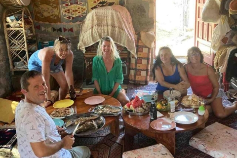 Olijfproeverij en rustieke lunch in een landhuisOlijfproeverij en rustieke lunch in dorpshuis
