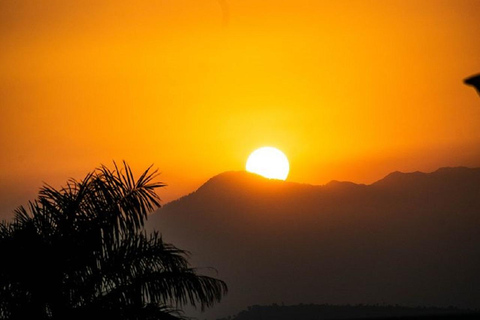 Excursão ao nascer do sol em Sarangkot sobre a Cordilheira do Himalaia AnnapurnaSomente motorista