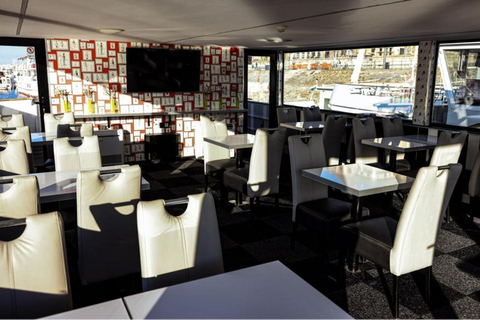 1-Hour Budapest Night Cruise with Unlimited Drinks