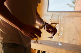 Ab Madrid: Private Tour nach Alcalá de Henares und Weingut