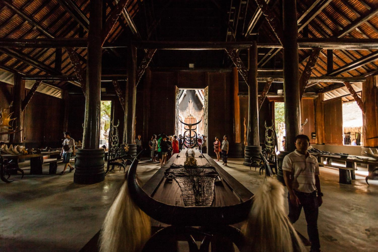 Chiang Rai: 2 Temples (White and Blue) + Black House Museum Meeting Point: Wat Phra Singh (Hotels Outside Pickup Area)