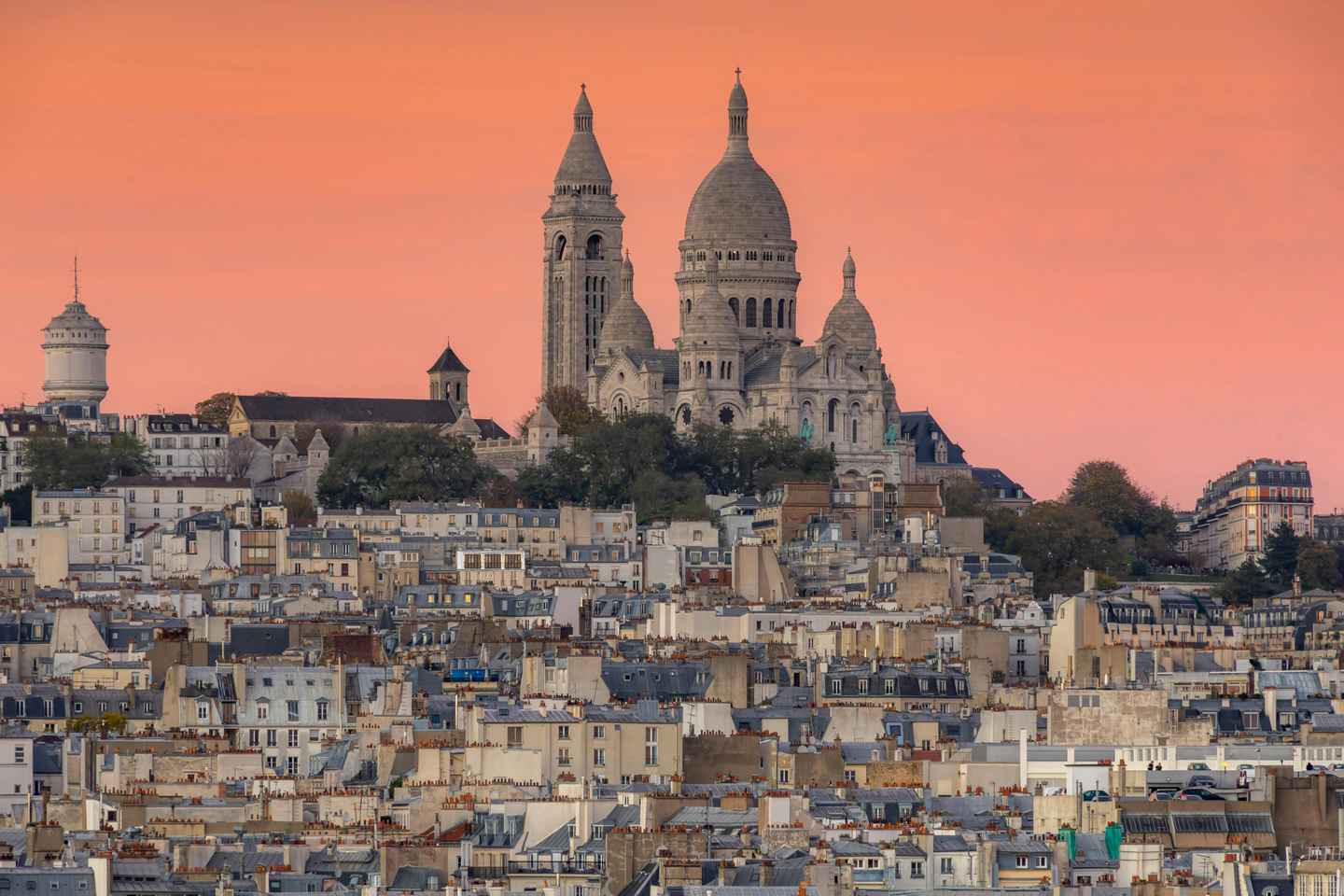 Montmartre Walking Tour: Art, History & Bohemian Life - Group tour in English