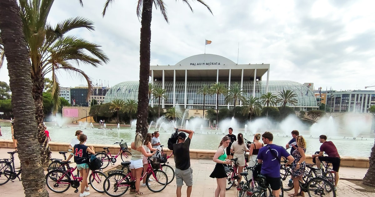 Valencia: Fietstour Met Gids Door De Stad | GetYourGuide