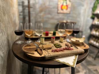 Staden Bath: Upplevelse med provsmakning av brittiskt vin och ost