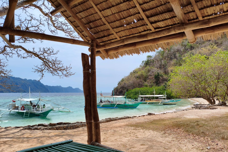 Coron 2-Day Private Tour: Highlights, Lunch and Hotel Pickup