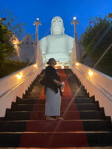 Kandy: Ambuluwawa Tower, Sacred Temple & Artisan Discovery