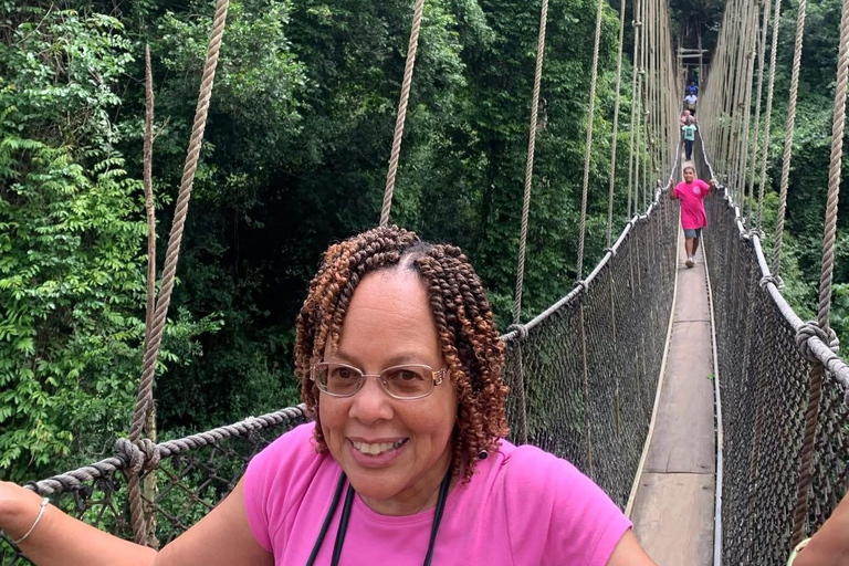 Accra: 2-Day Cape Coast and Nature Tour with Guide