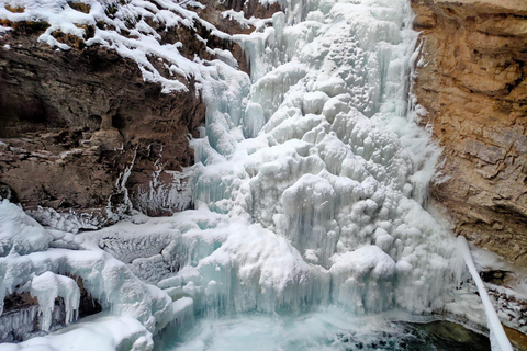 Lac Louise, randonnée glaciaire au canyon Johnston, ville de Banff, chutes Bow