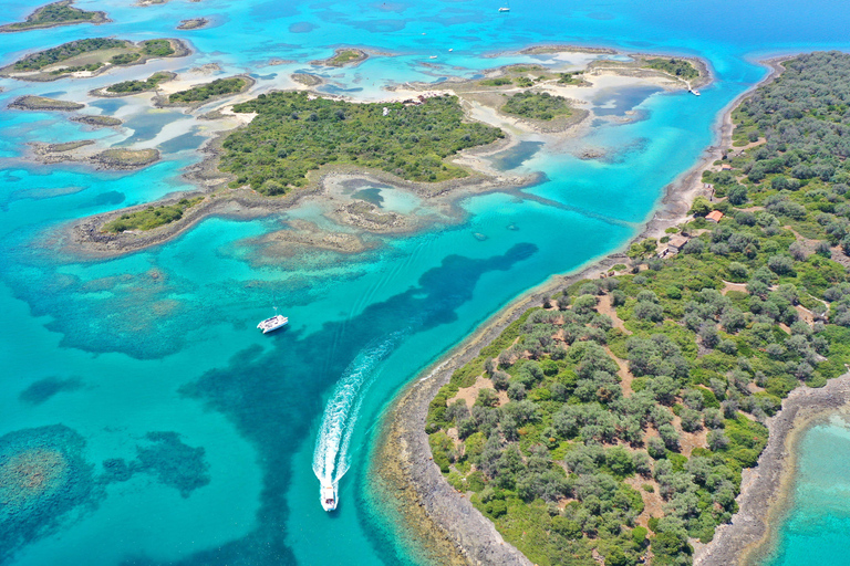 Athènes : excursion d&#039;une journée en bateau avec baignade et piscine thermaleAthènes : excursion d&#039;une journée en bateau vers les îles avec baignade