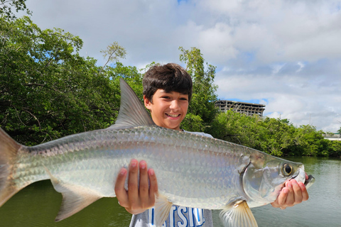 San Juan: Tarpon Fishing Charter with Guide