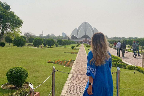 Delhi: Visita Privada de un Día a la Ciudad Vieja y Nueva DelhiTour de día completo por la Vieja y la Nueva Delhi sin entradas