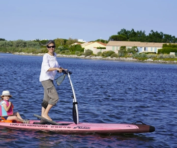 Gruissan : location d'aquastepper (un mix de paddle et de stepper)