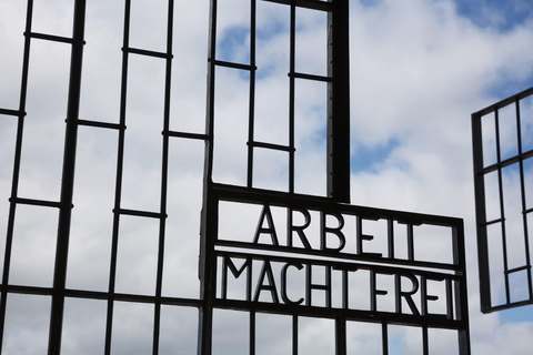 Berlin: Sachsenhausen Camp & East Side Gallery Tour English option