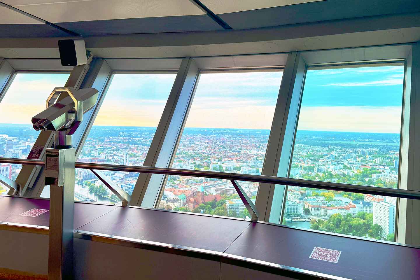 Berlin: TV Tower Entrance and VR Experience Tickets