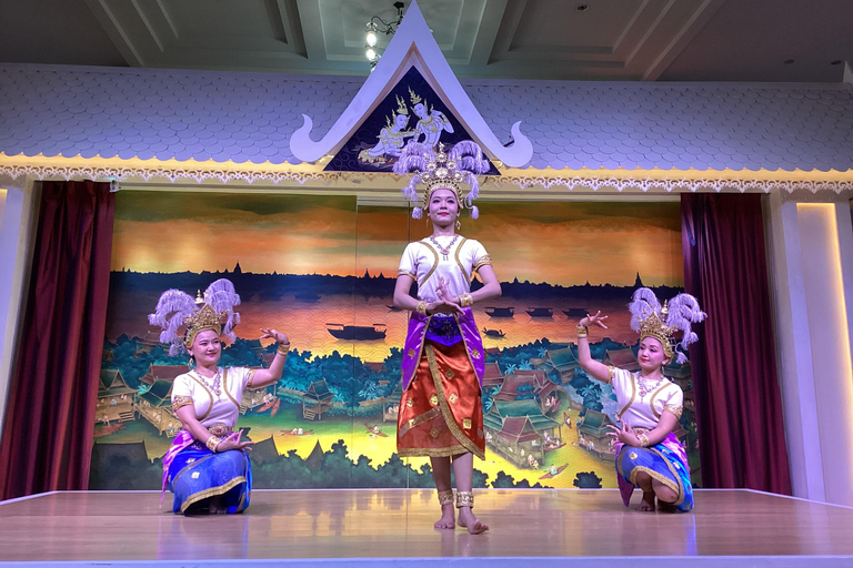 Calypso Cabaret en Asiatique: espectáculo de ladyboys en primera filaEspectáculo nocturno