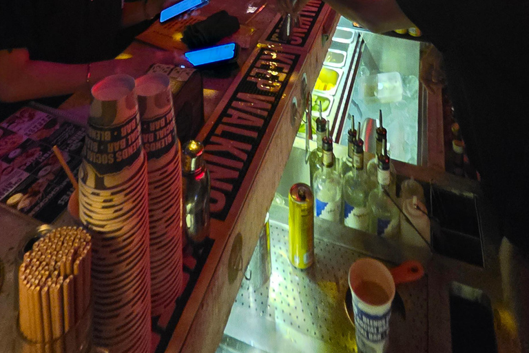 Da Nang: Nightlife Tour & Pub Crawl with Rooftop Bar & Clubs Da Nang: Guided Nightlife Tour with Rooftop, Club, Bar Visit