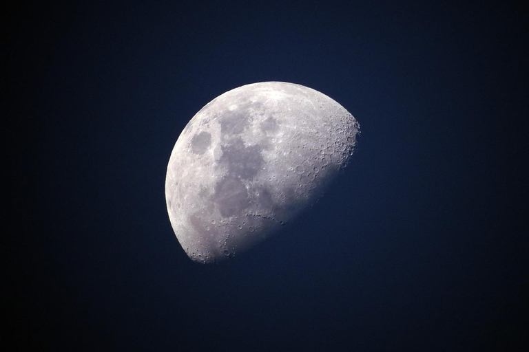 Banff Stargazing: See Saturn & the Moon with a Telescope