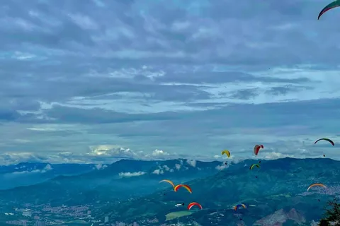 Medellin: Paragliding Experience with a Professional Guide