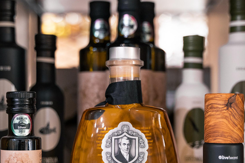 Città vecchia di Atene: degustazione di olio d&#039;oliva e erbe grecheDegustazione di olio d&#039;oliva ed erbe aromatiche