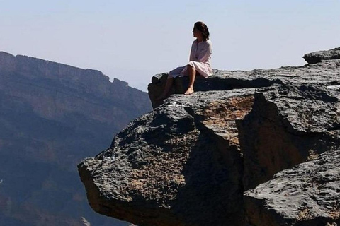 Muscat: Jebel Shams Balcony Walk & Wadi Nakhr Shared Tour