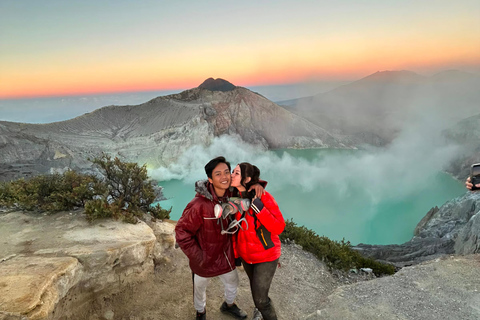 Less Crowded Bromo Sunrise Tour and Ijen Tour 2D1N