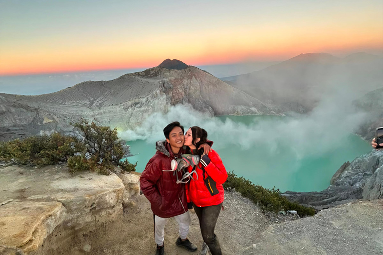 Less Crowded Bromo Sunrise Tour and Ijen Tour 2D1N