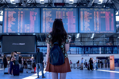 Barcellona: Transfer aeroportuale e tour della cittàEconomia