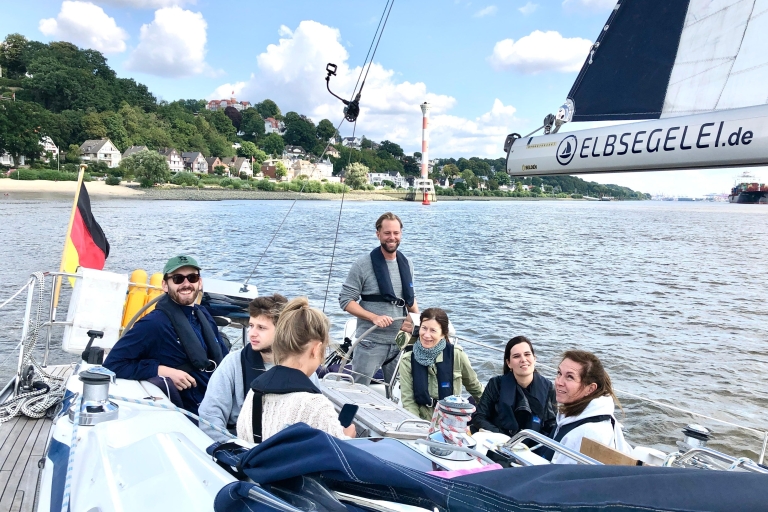 Real sailing trip "to the Gates of Hamburg", from/to Wedel Guided Tour in Deutsch