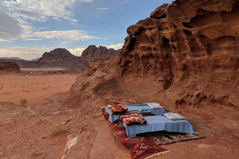 Excursão para Wadi Rum saindo de Amã ou do Mar Morto Dia inteiroExcursão a Wadi Rum saindo de Amã ou Mar Morto de dia inteiro