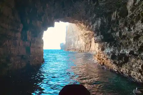 Mellieha: 13:00 Speedbåtsrunda Comino Caves 2h Blå lagunen