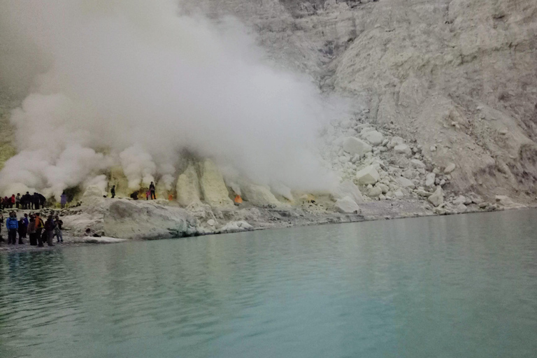 Von Bali aus: Das majestätische Mount Ijen Sunrise Trekking