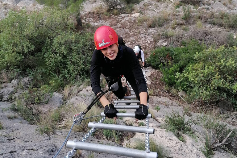 Marxuquera: Via Ferrata La FalconeraMarxuquera: Via Ferrata naar Falconera