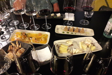 San Sebastian: Private Walking Tour with Wine Tasting
