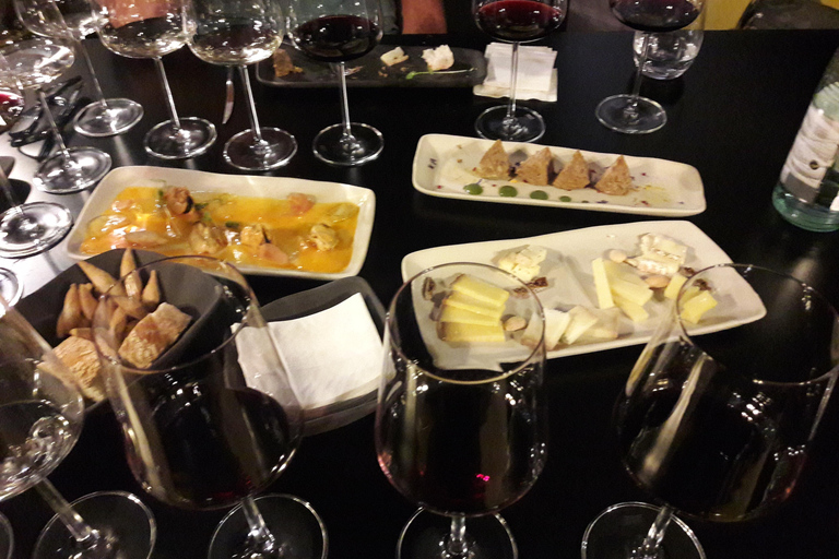 San Sebastian: Private Walking Tour with Wine Tasting