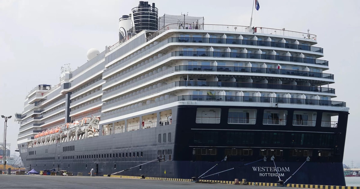 From Surabaya Port: Cultural and Historical Guided City Tour | GetYourGuide