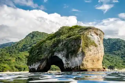 Puerto Vallarta: Los Arcos, Ánimas, and Quimixto Boat Tour