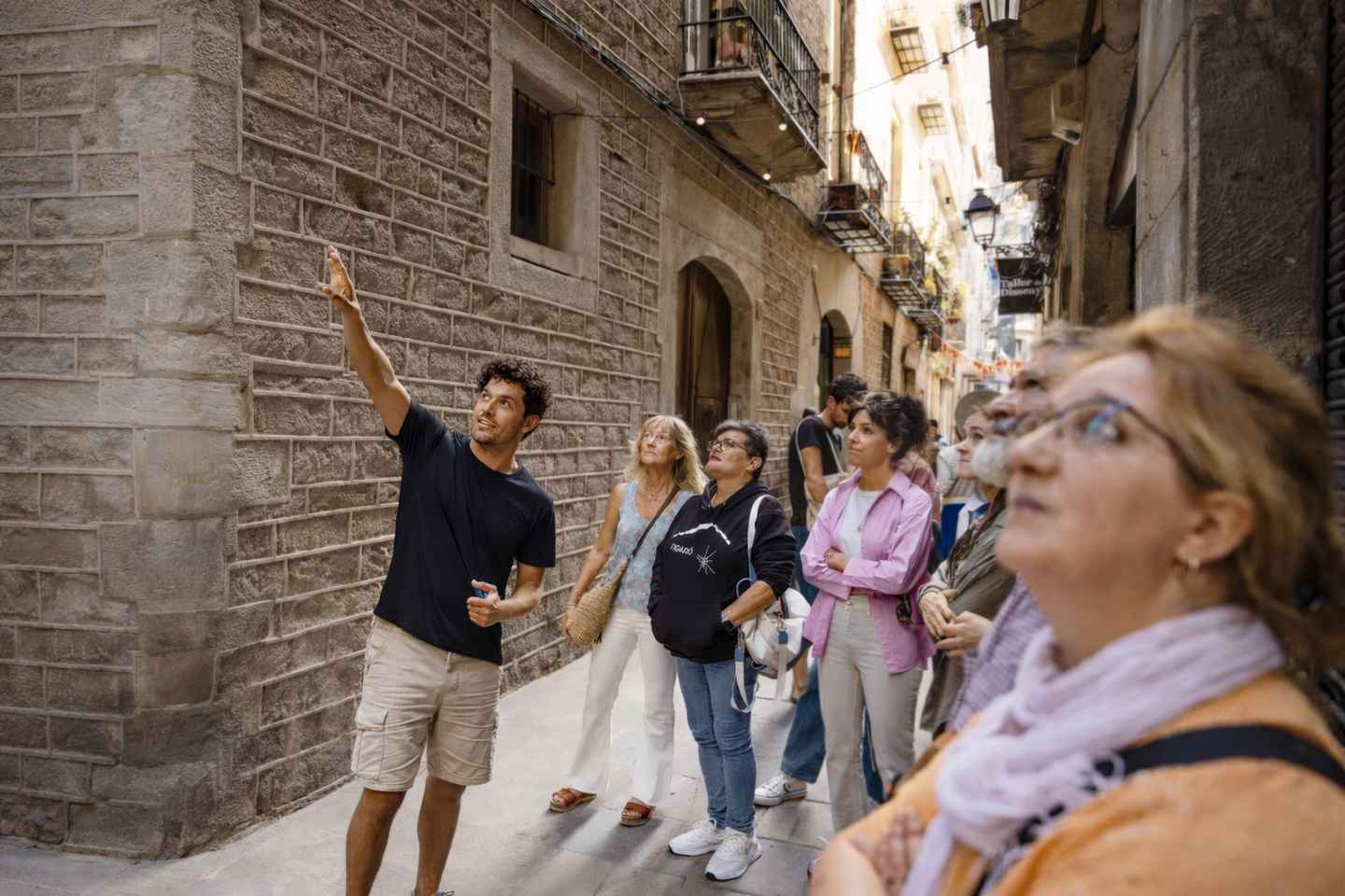 Barcelona Ultimate Tour: Sagrada Familia, Gaudi & Old Town - English Tour