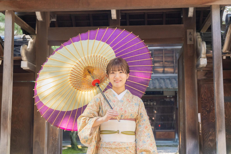 Kanazawa: Private Tour with Photographer and Photoshoot Kanazawa: Private Tour with Photographer - Half Day