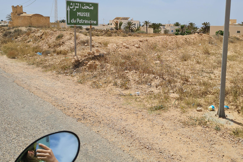Djerba: visita guiada de scooter por Guellala e AghirDjerba: Visita guiada de scooter a Guellala e Aghir