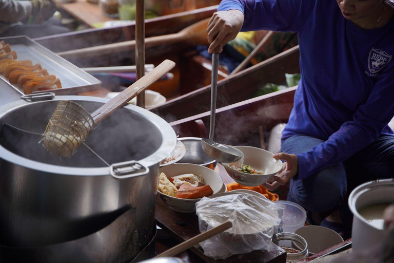 Bangkok: Maeklong Railway Market and Floating Market TourRiver City Bangkok Meeting Point