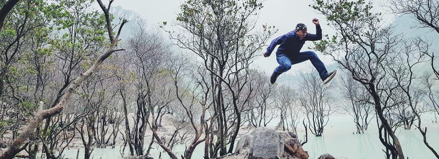Bandung : cratère volcanique, sources chaudes, bains de boue et thé