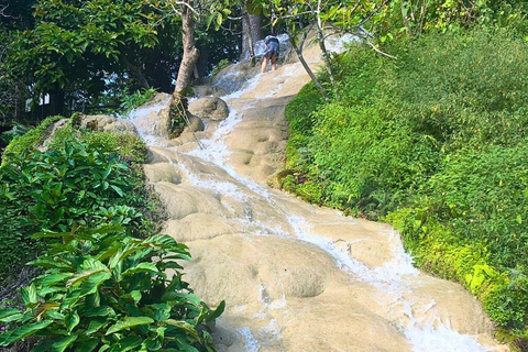 Enjoy Sticky Waterfall & Chet Si Fountain National Park Chiangmai: Sticky Waterfall & Chet Si Fountain National Park