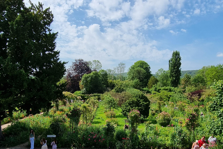 From Paris: Monet's Giverny House Private Tour