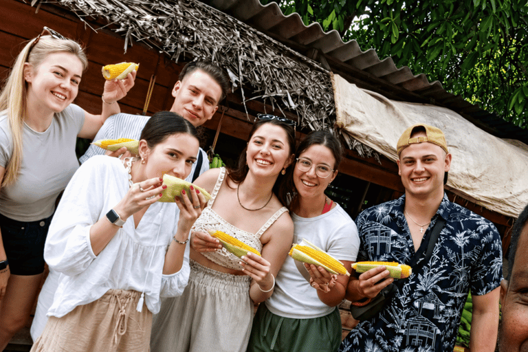 Kandy: Exotic Fruit Tasting & Tuk-Tuk Market Tour