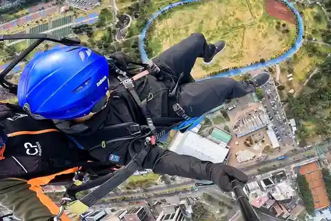 Parapente sobre Quito: sobrevuela la ciudad en Parapente