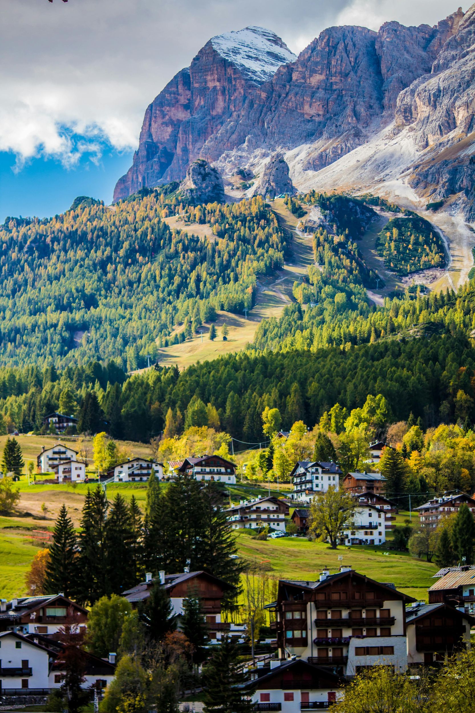 From Venice: Full-Day Tour of the Dolomites and Braies Lake