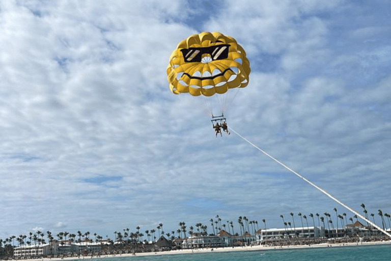 Punta Cana: Rondvaart met bananenboot &amp; parasailing