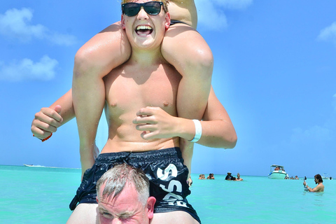 Punta Cana: Saona Island Tour with Lunch and Drinks