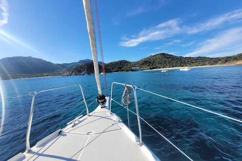 Villasimius: Small-Group Eco Sailing with Local Food Tasting Villasimius: Eco Sailing in a Small Group with Tasting of Typical Products
